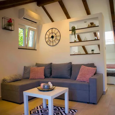 Green Paradise Apartment