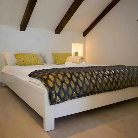 Green Paradise Apartment Vis